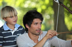 Tiro con l'arco nel percorso 3D Kron Arc Adventure