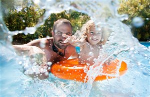 Piscina comunale di Brunico nell'area Plan de Corones